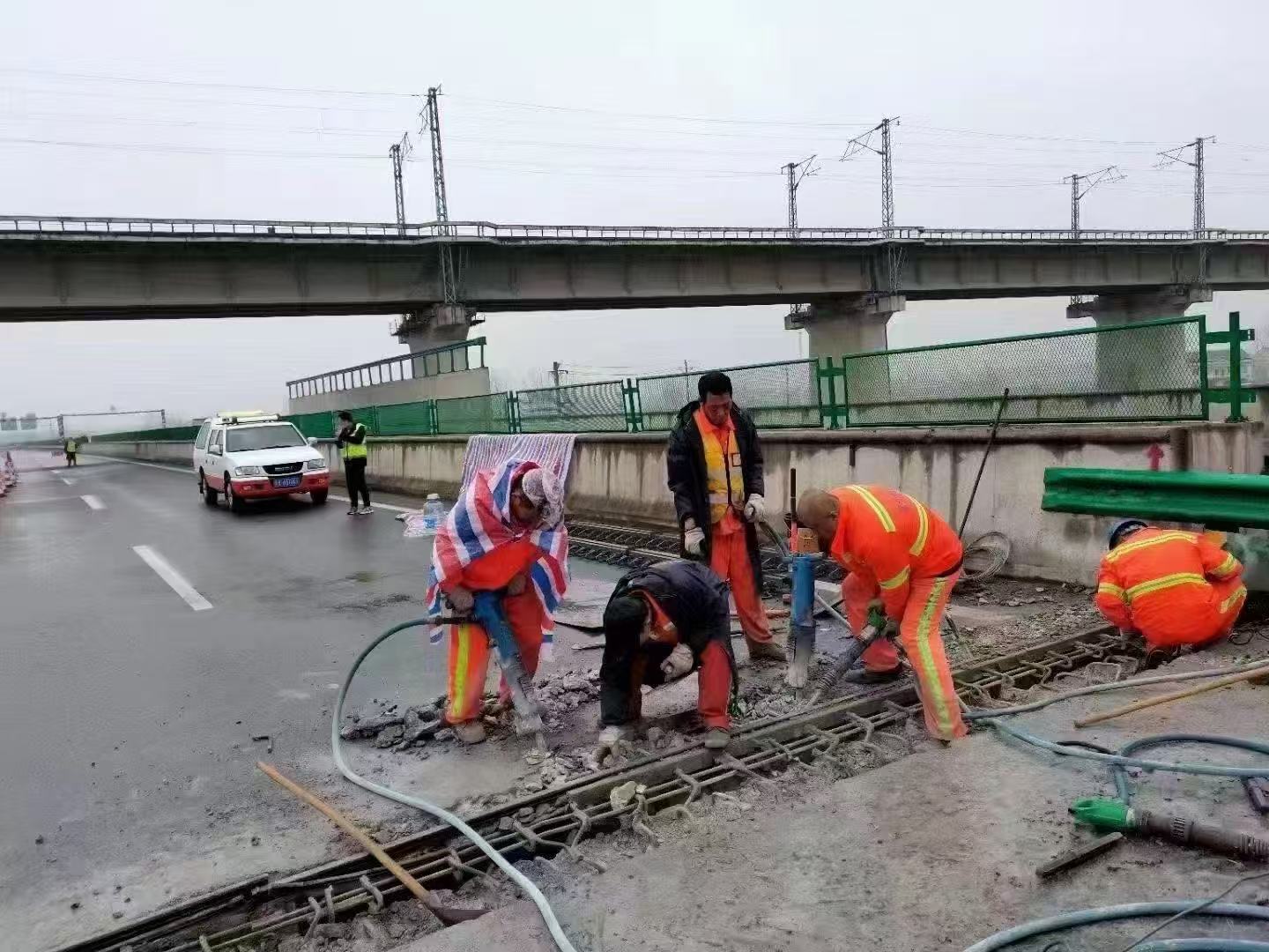 万全桥梁伸缩缝抢修料